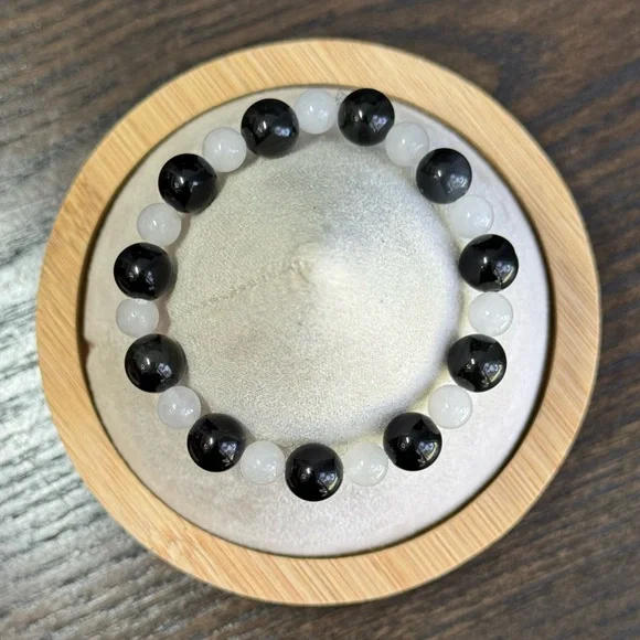 Set of Black and White Jade Beaded Bracelet and Earrings Stretchy for Adults - Picture 4 of 5